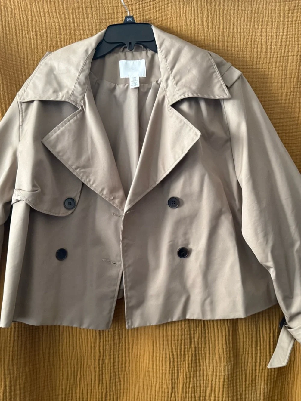Classic Cropped Trench Coat - Beige - Picture 2 of 9